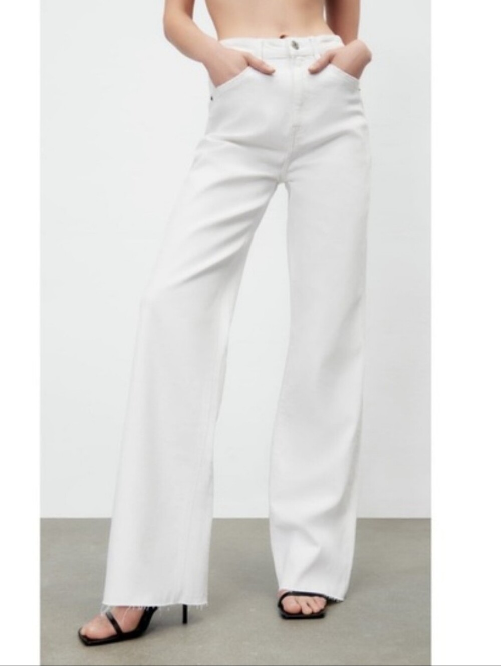 Zara White Wide-Leg Flare Jeans
